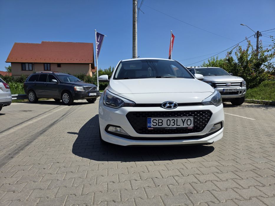 HYUNDAI i20 2017