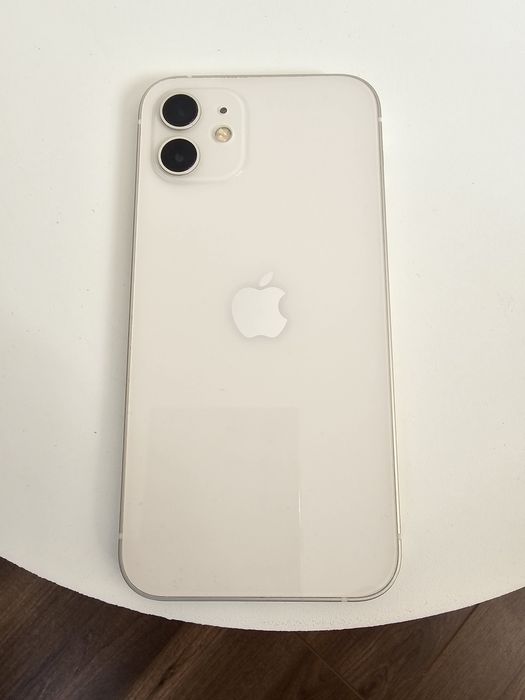 iPhone 12 128 GB 82% Battery Health