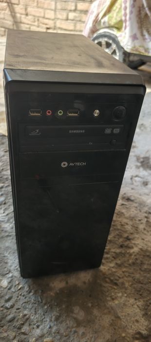 Stolni kompyuter sotiladi