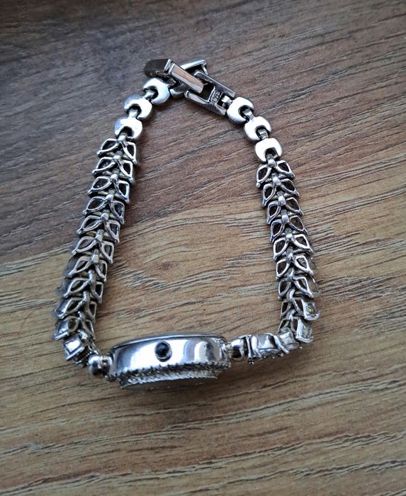 Vând ceas de argint, brățară mica