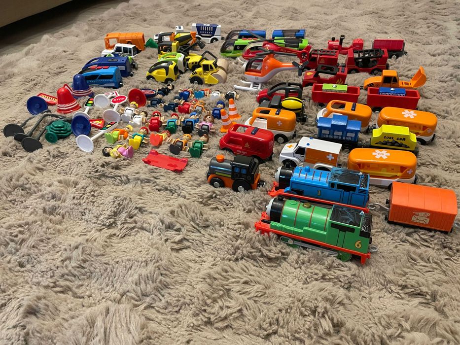 Set masa lemn, sine lemn, trenulete magnetice