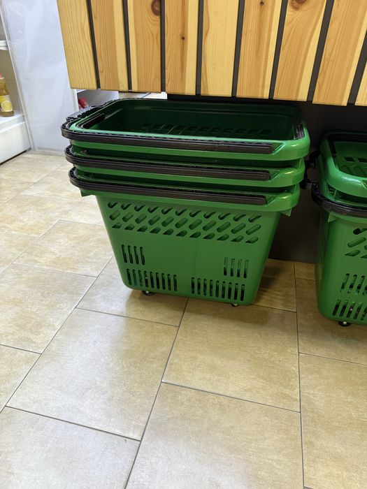 Пазарска кошница на колела