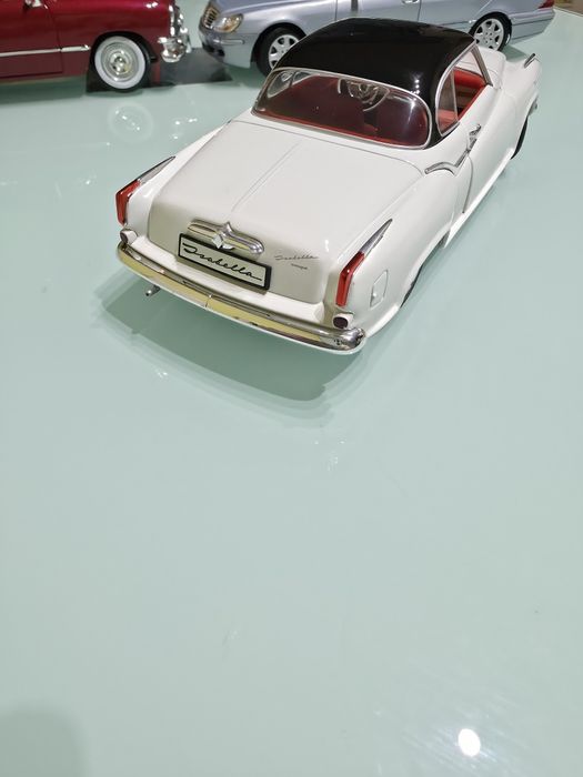 Borgward Isabella (1:18)