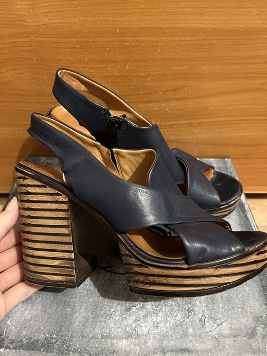 Босоножки женские