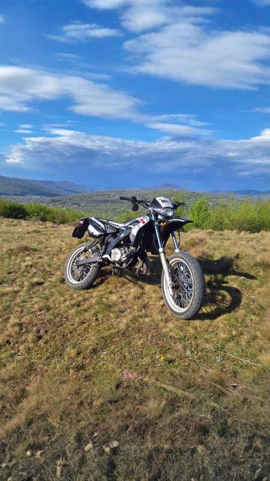 Motocicleta 50cc ,supermoto cat b (A1,AM,a2)(rieju,derbi senda,)