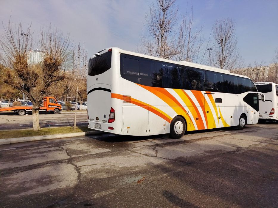 Yutong avtobus sotiladi xolati alo faqat turistda ishlab turibdi