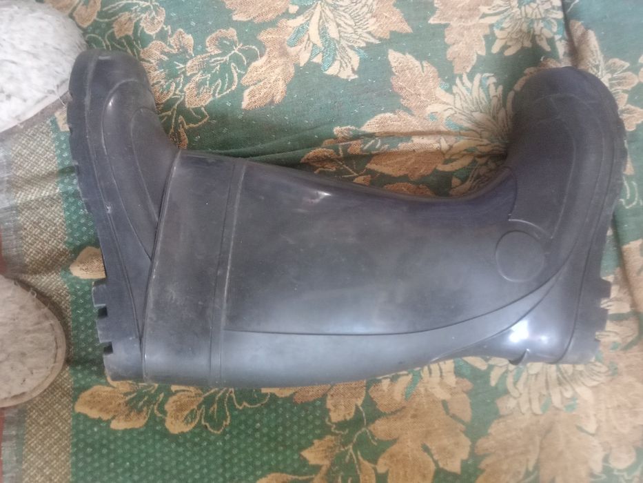 Продам, сапоги резиновые.