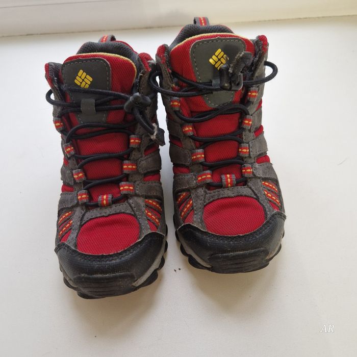 Продам обувь детскую