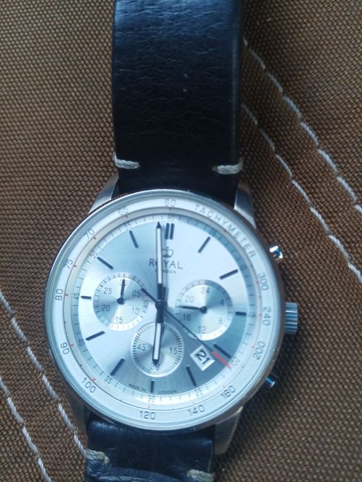 Часы наручные в хорошем состоянии