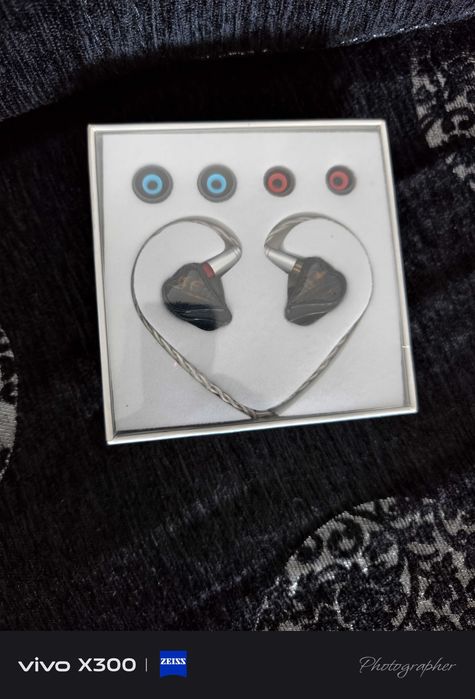 GEEK WOLD GK12 ULTRA iem Hybrid Hi Fi in ear earphone