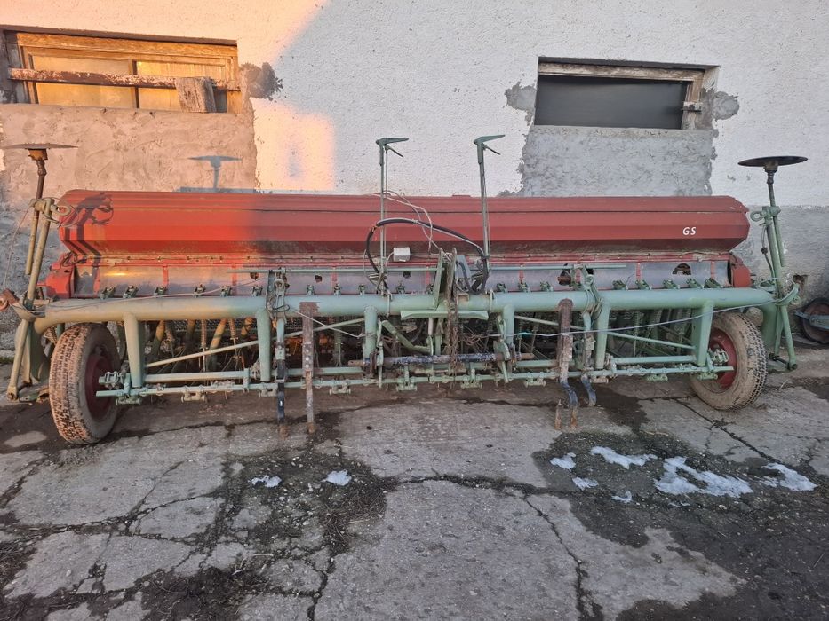 Semanatoare paioase 4 m Semanatoare cereale Nodet