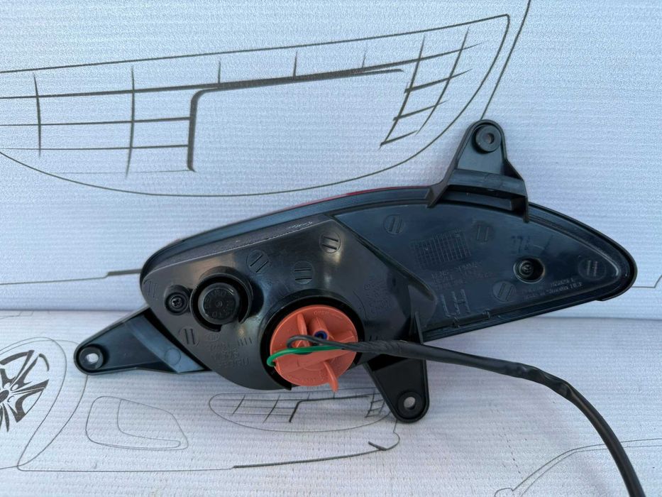 Lampă Ceață Bara Spate Stânga cu Cablaj Kia Ceed 1 2007 / 2006-2009 / Cod OEM 924011H1 (5C2)