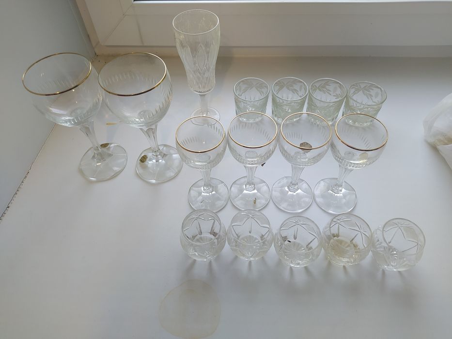 Фужеры и рюмки продам.