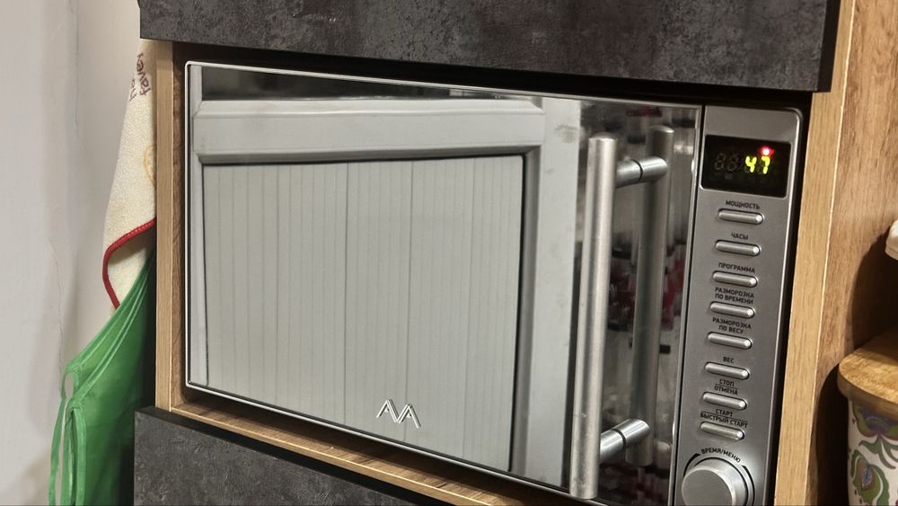 Продаю микроволновую печь