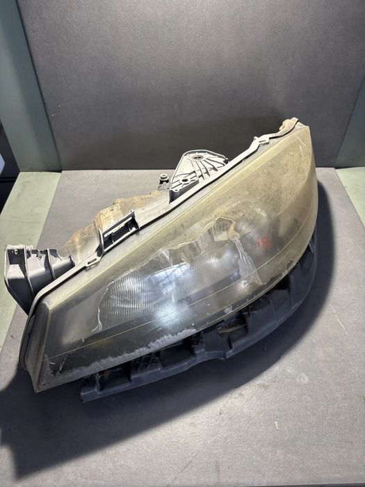Far stanga 8200481196 Renault Laguna 2005 1.9 DCi MT (110 hp)