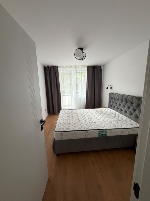 Închiriez apartament