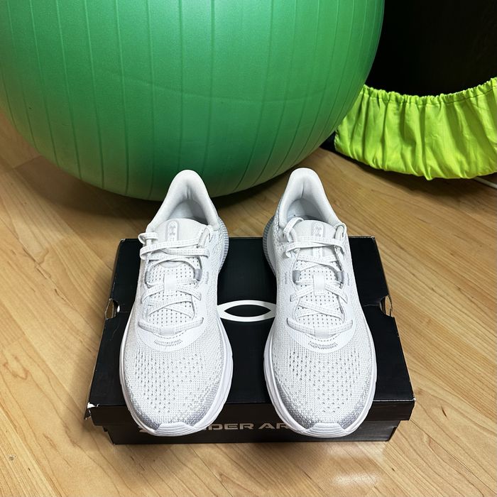 Оригинальные Under Armour женские кроссовки