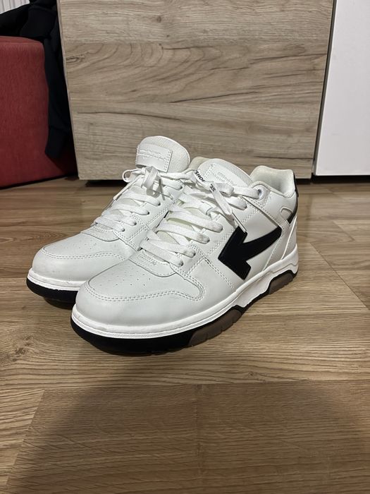 Papuci off-white