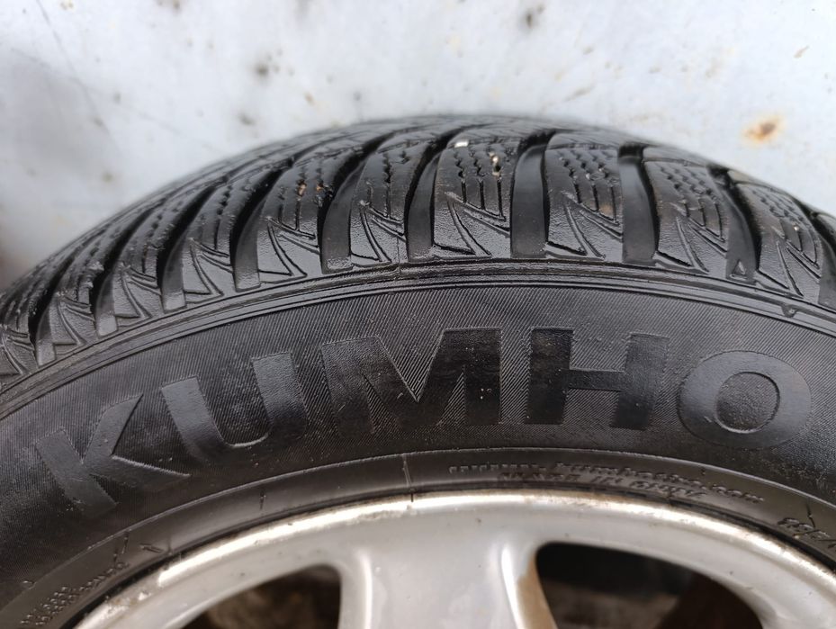 Продава алуминиеви джанти с гуми