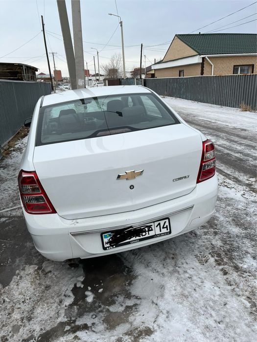 Продам машину кобальт