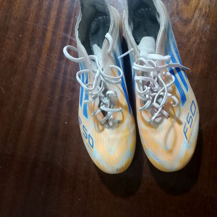 Futbol butsi f50