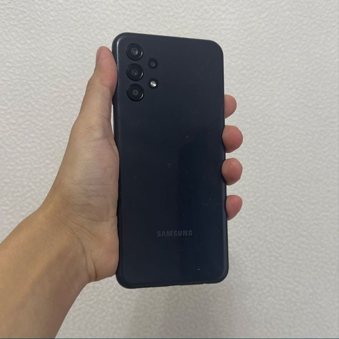 Самсунг А13. 64 гб