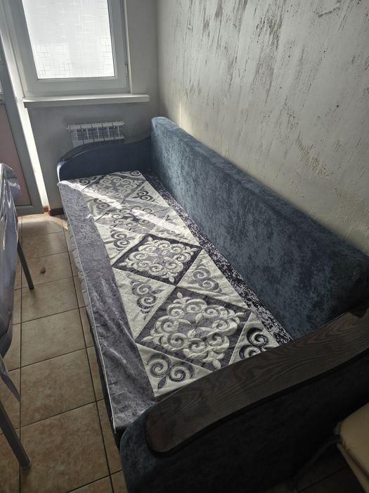 Продам диван в хорошим сомтояний 30000