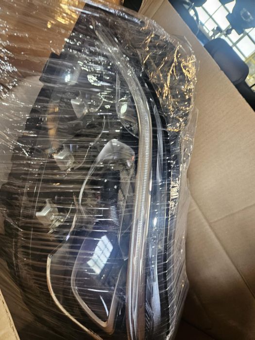 Far stanga CLS W218 multibeam nou nouț