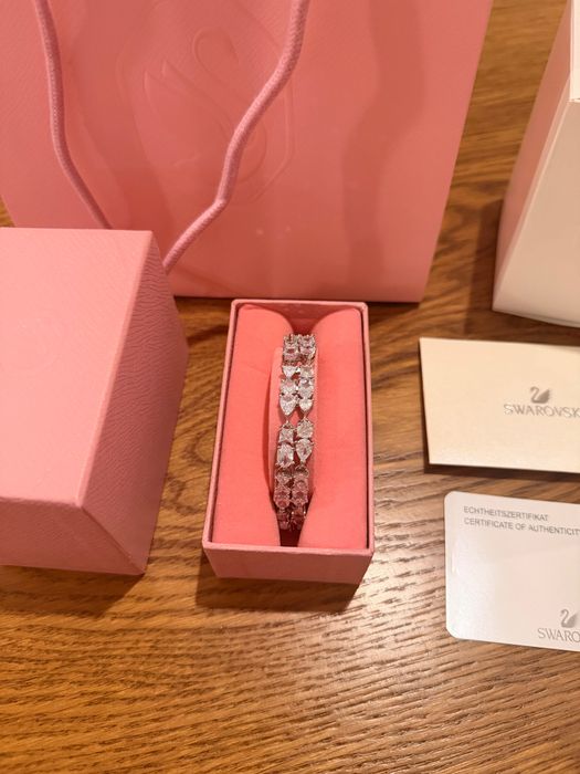 Гривна Swarovski Mesmera