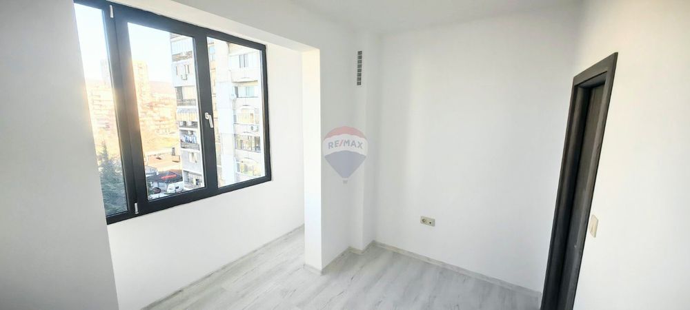 Продава се Тристаен апартамент в Варна, Младост 2 - 60 кв.м за 1189 €/кв.м - Снимка #11