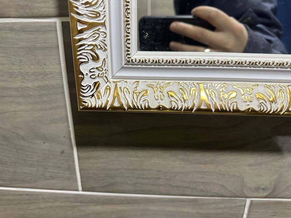 Зеркало в багетной раме