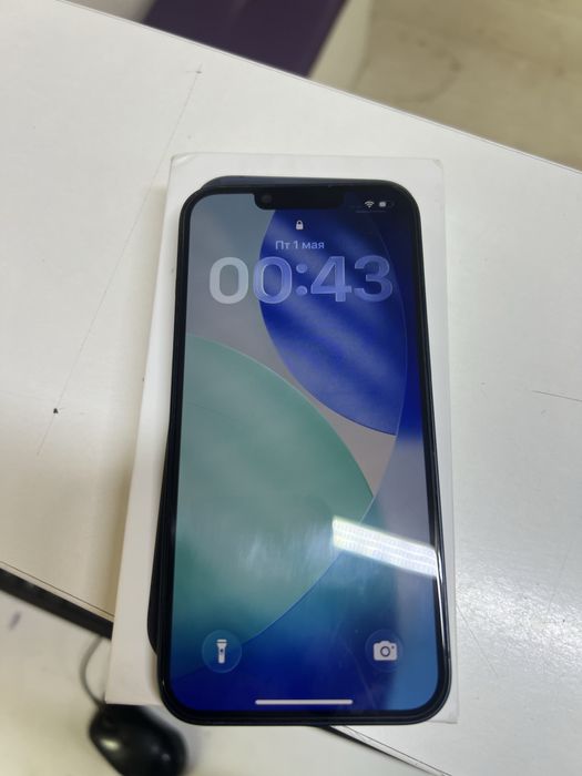 Продам айфон 13 договорная