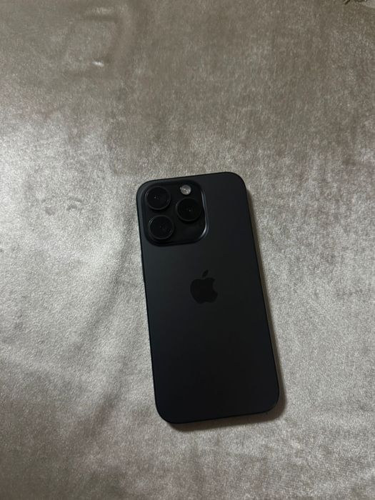 Iphone 15  про в отличном состояние