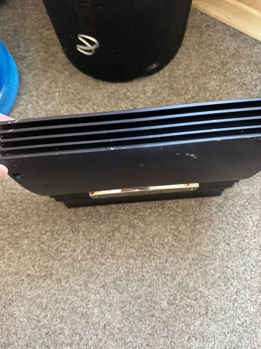 сабвуфер марки Инфинити, усилитель