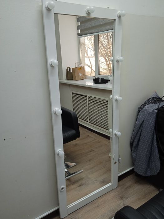 Зеркало для салона красоты