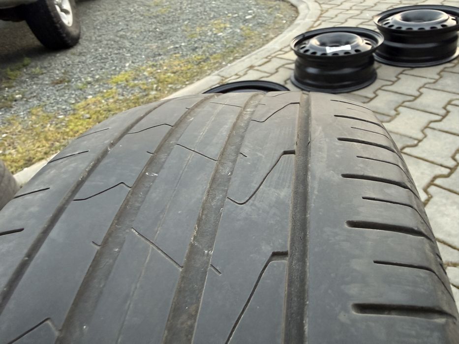 2бр. Летни Гуми 205/60R/16 -HANKOOK- DOT:1720- 4.0мм. *40€ за 2бр.*