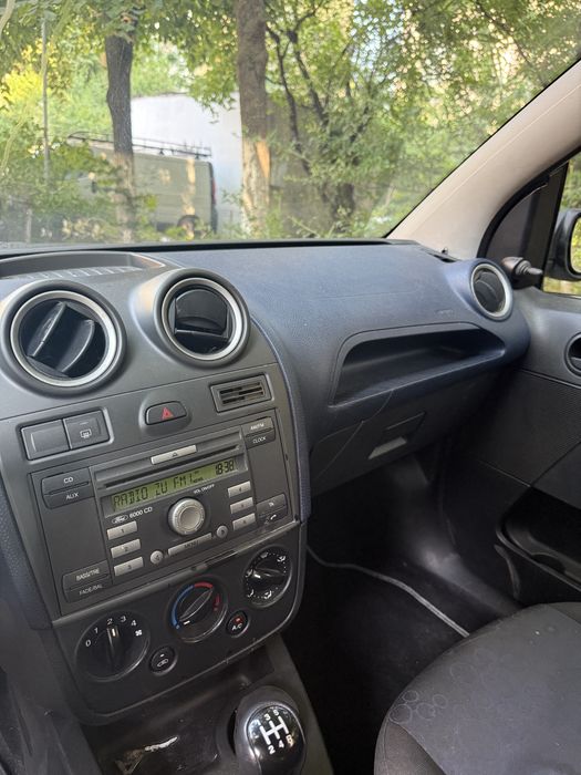 Vand Ford Fiesta 2008 benzina 1.4