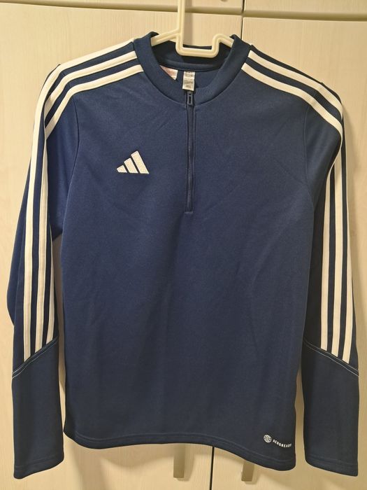 De vânzare bluze de trening. Preț 35lei buc.