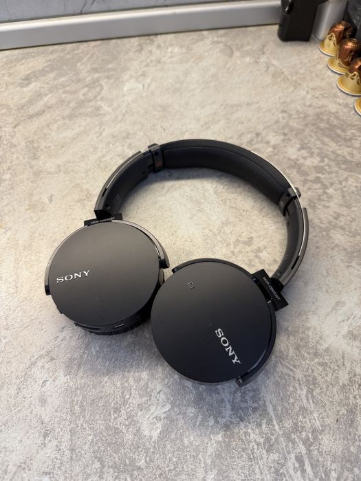 Слушалки безжични Sony MDR-XB650BT