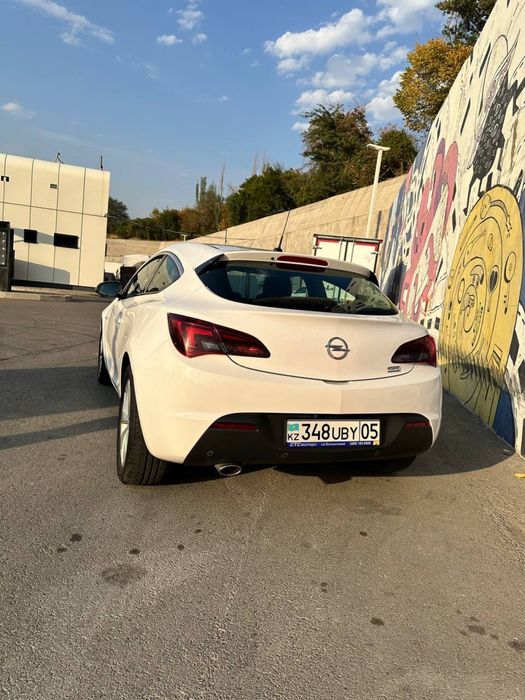 Продам Opel Astra 2013