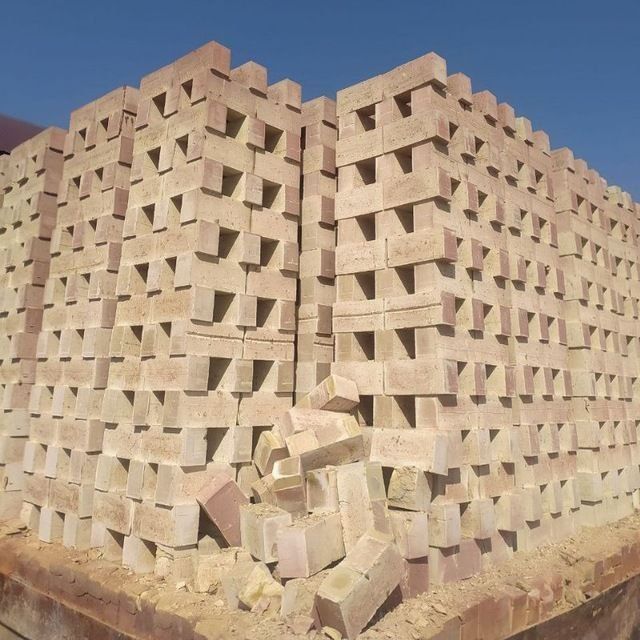 Keramika pishgan g'isht