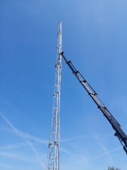 Vind autobasculanta cu macara