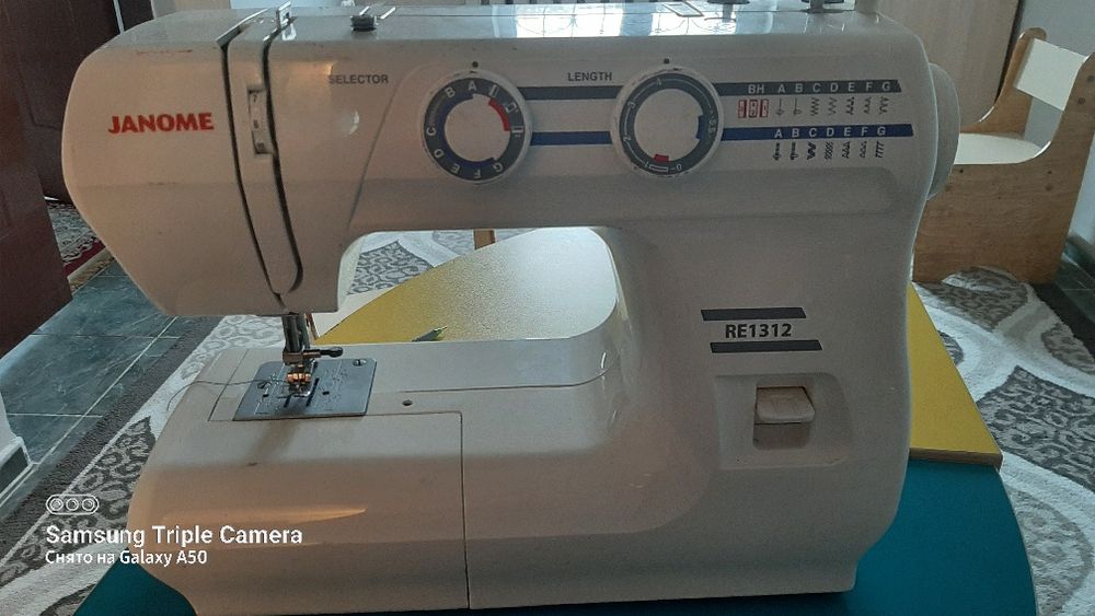 Швейная машина janome