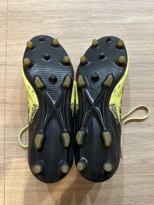 Футболни обувки, бутонки, PUMA