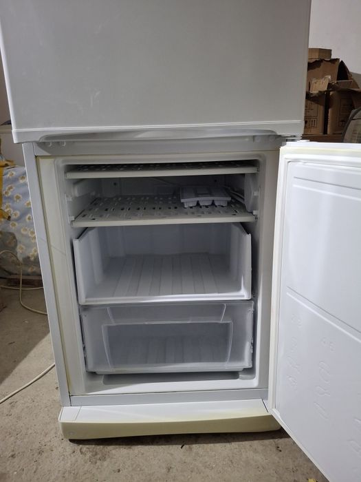 Шыттай Холодильник Индезит сатылады