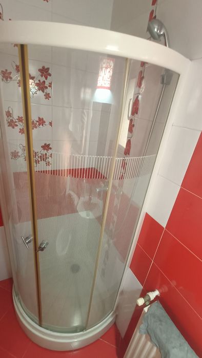 Cabina dus cu forma circulara