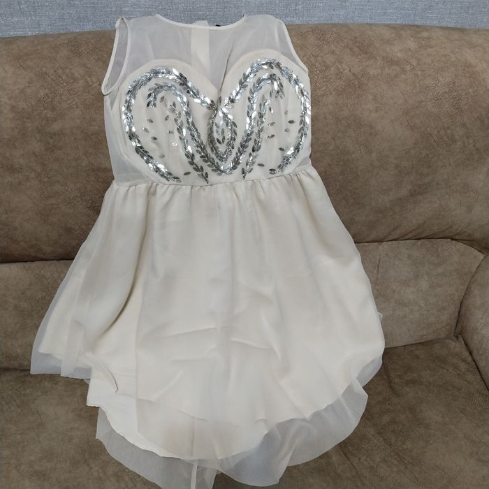 Женские наряды разные