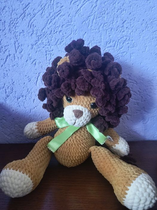 Ръчно плетена играчка Лъвче