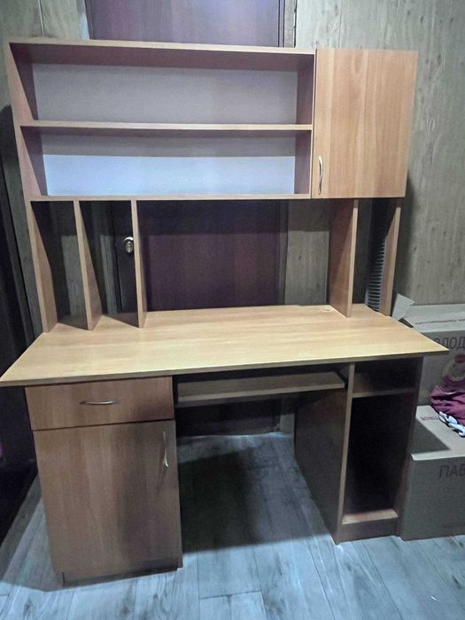 Стол компьютерный