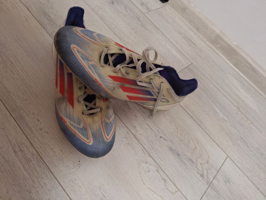 Vând ghete de fotbal profesionale(elite,acc)